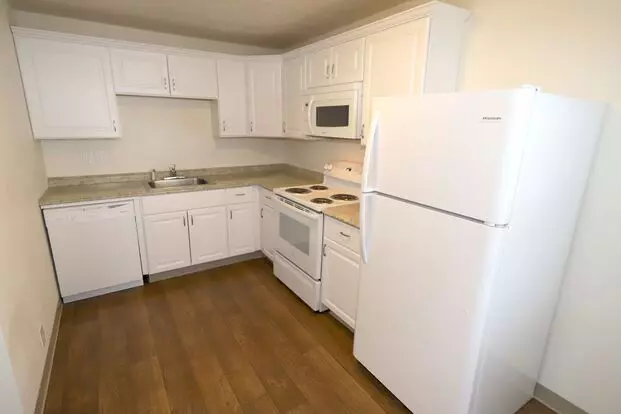 A_12th1348-1366 Apartment for rent in Salem, OR
