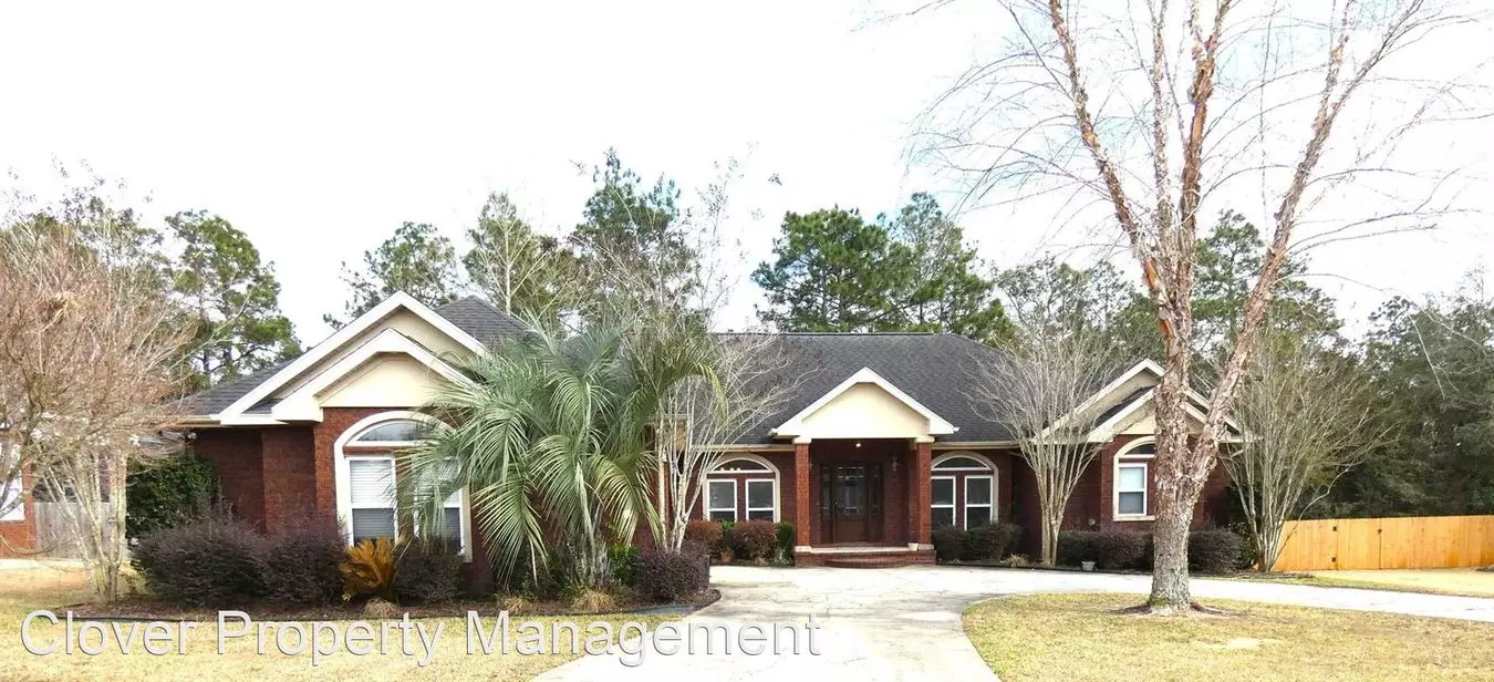 6018 E Cambridge Way House for rent in Pace, FL