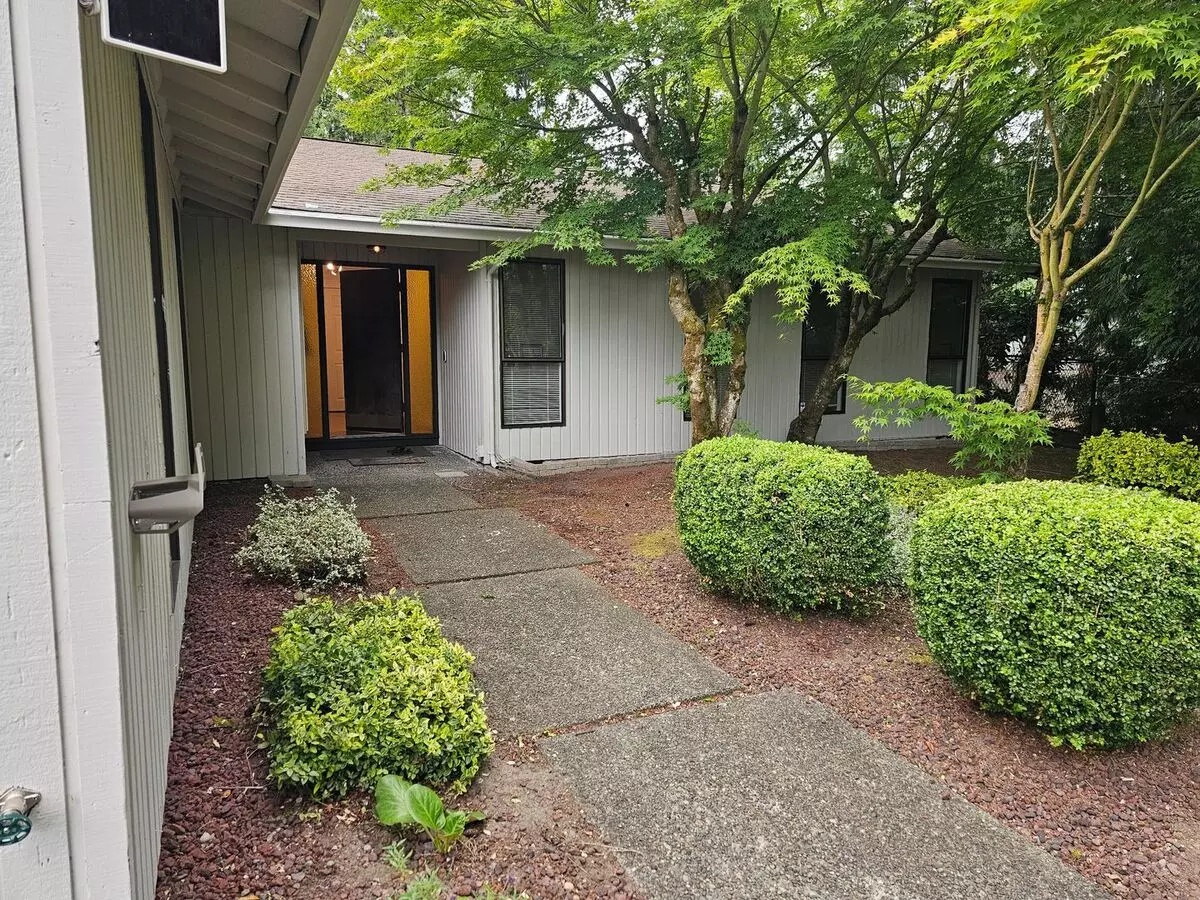Federal Way Rambler Home - 4 Bedrooms, 2 Baths, 2 Car Garage With Wood Floors Throughout! Available Now! House for rent in Federal Way, WA