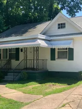 4 Bedroom Single-family House Near Cameron Village Apartment for rent in Raleigh, NC