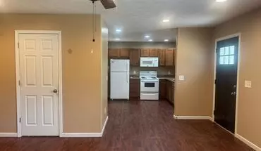2 of 10 N 8th St Apartment for rent in Herrin, IL