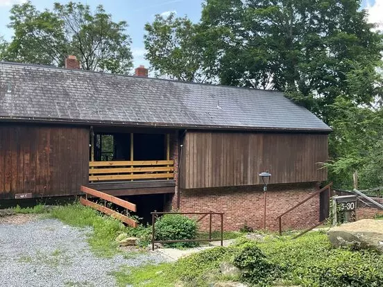 1530 Barr Ave Apartment for rent in Pittsburgh, PA
