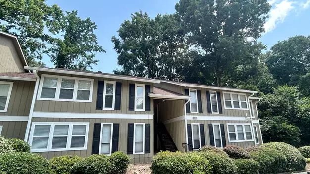 North Atlanta 1 Bed-1 Bath Condo, Lvp Hardwoods, Sunroom/office, Available Mid-july! Apartment for rent in Atlanta, GA