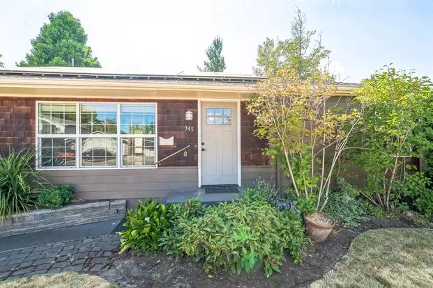 345 NE 9th Pl Apartment for rent in Hillsboro, OR