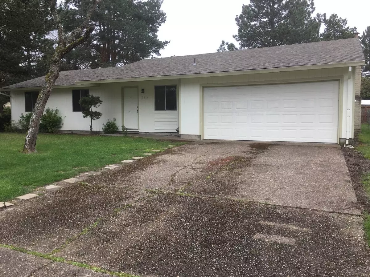 2364 NE Thomas St House for rent in Hillsboro, OR