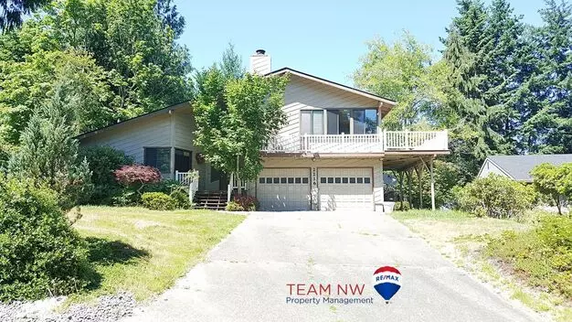 Hard To Find 5 Bedroom Home In Tamoshan Neighborhood With Beach Access - Olympia School District Apartment for rent in Olympia, WA