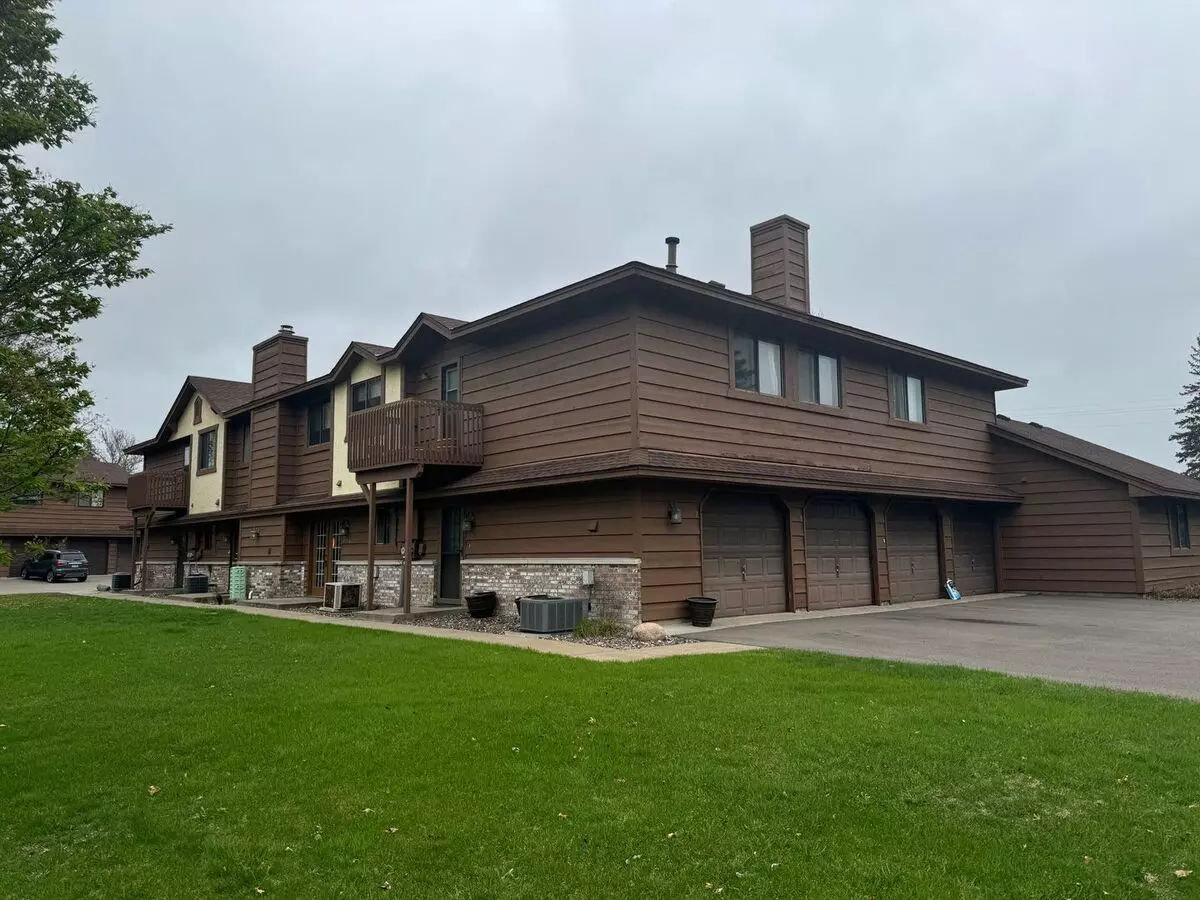 Fantastic Coon Rapids Townhouse! House for rent in Coon Rapids, MN