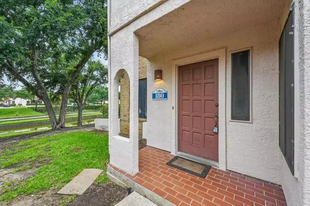Beautiful 3 Bedroom Condo Overlooking The Canal! Apartment for rent in Irving, TX