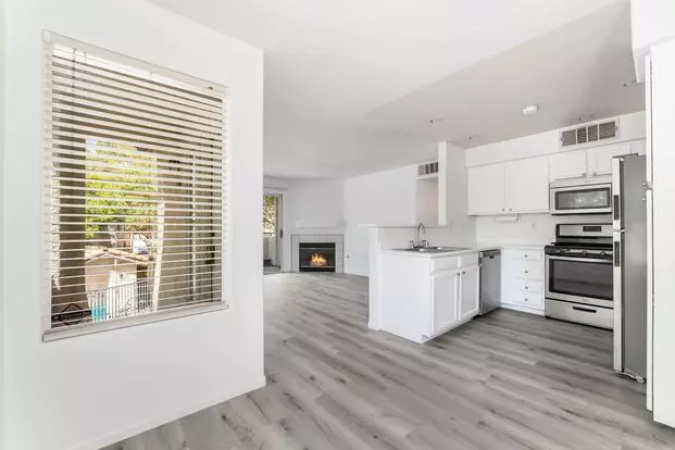 Upgraded Condo With Pool Views! Apartment for rent in Las Vegas, NV