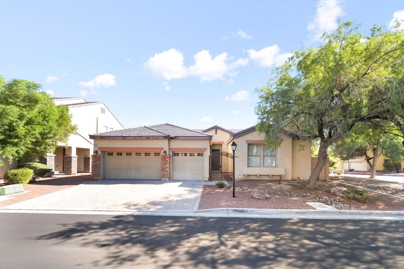 Curated visual reference: Large Open Floor Plan Apartments Reference: Charming Single Story With Open Floor Plan Apartments Las Vegas