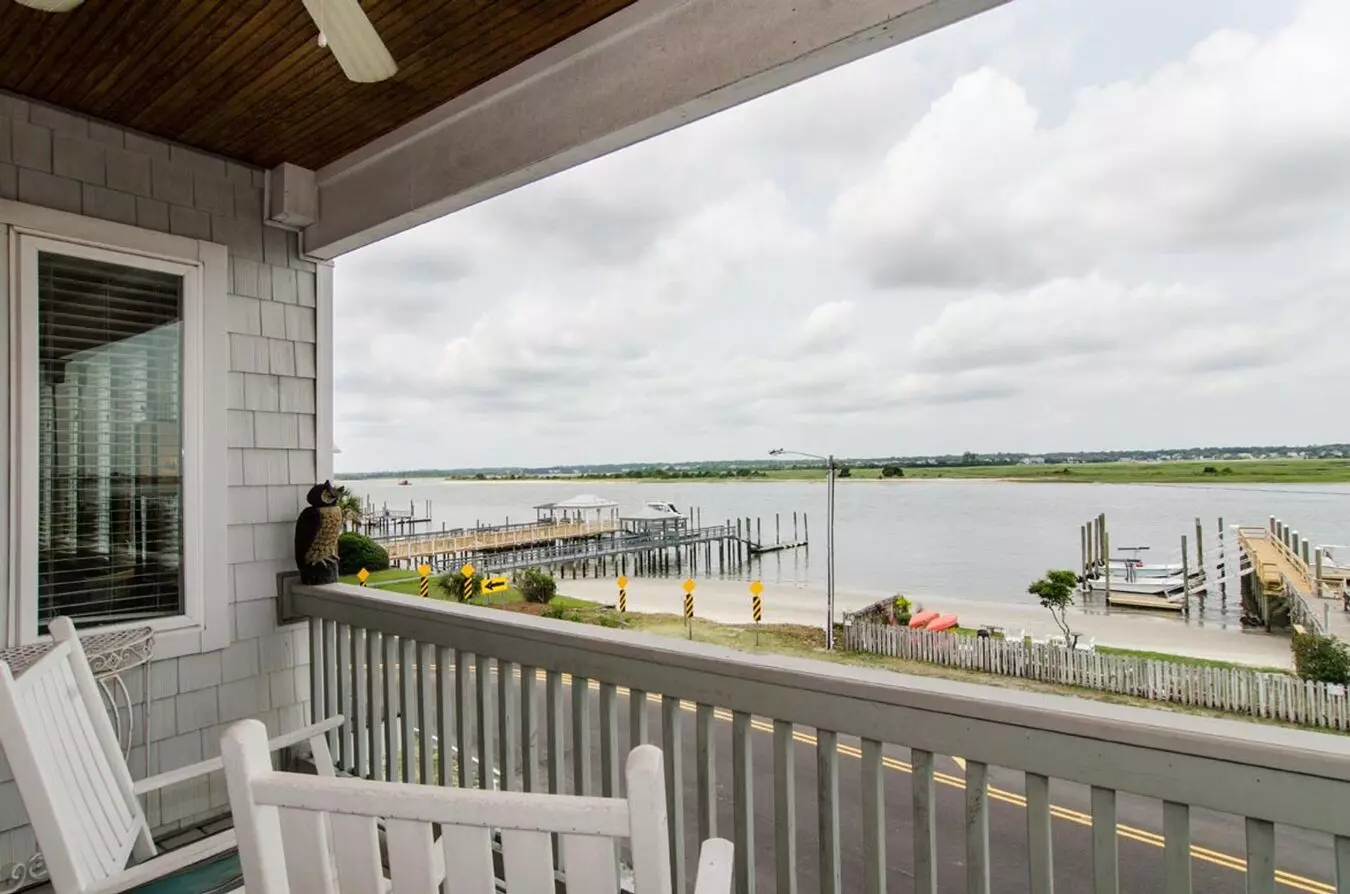 (w191) 710 Waynick Boulevard, Unit A (upper Level) Wrightsville Beach, Nc 28480 House for rent in Wrightsville Beach, NC