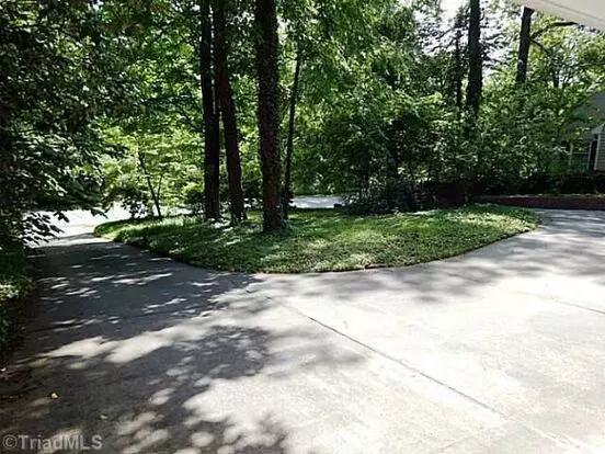 Old Irving Park Newly Renovated!! Apartment for rent in Greensboro, NC