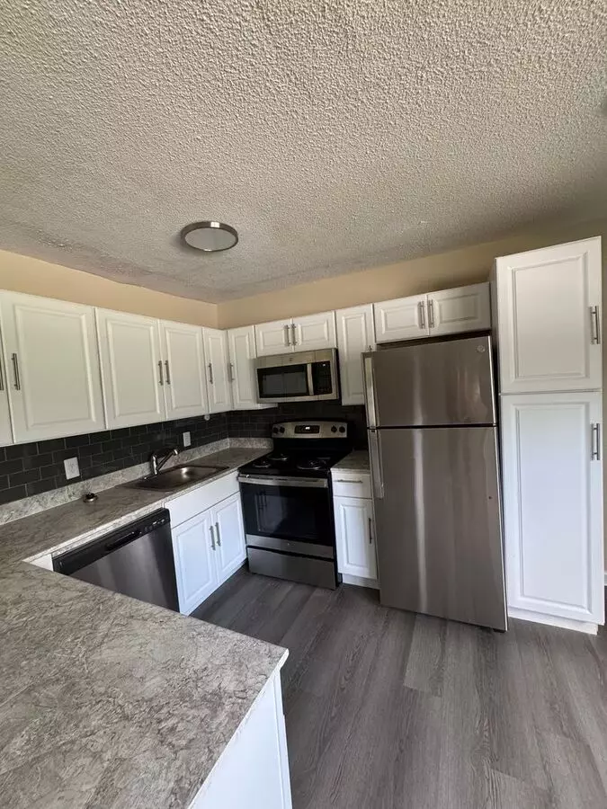Mendenhall Square Apartment for rent in Greensboro, NC