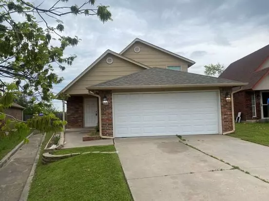 Southmore Schools - 4 Bed/2 Bath - Storm Shelter Apartment for rent in Moore, OK