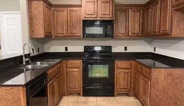 2 of 26 Updated Duplex - Yukon Schools - Close To Lake Overholser - Corner Lot House for rent in Yukon, OK