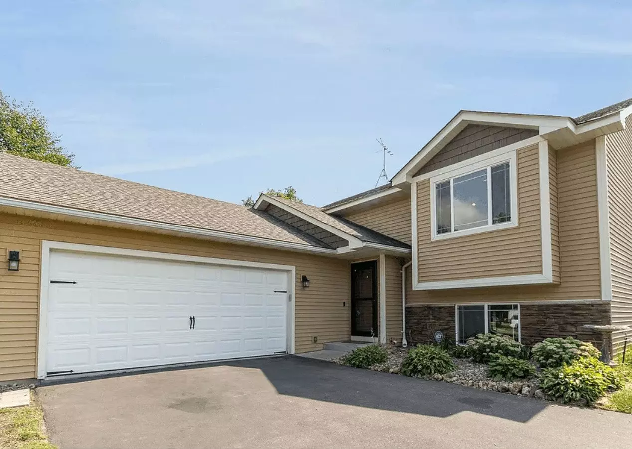 Modern 4br Home With Fenced Yard + Garage – Pets Ok! House for rent in St Paul Park, MN