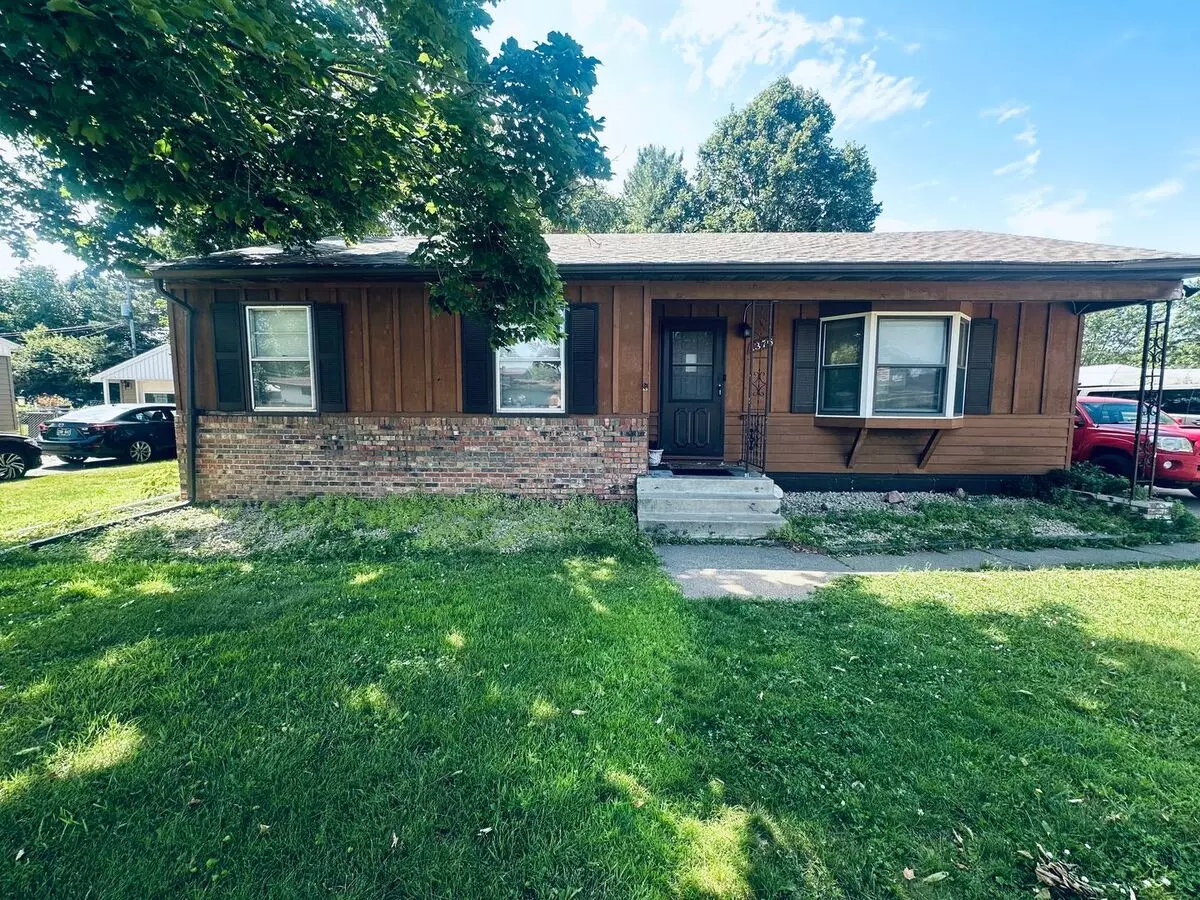 Charming 3 Bedroom Home In Heart If Maplewood! House for rent in Maplewood, MN