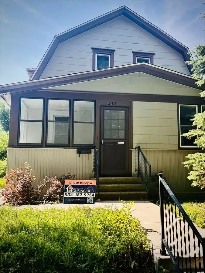 Gorgeous 3 Bedroom Updated Single Family Home House for rent in St Paul, MN