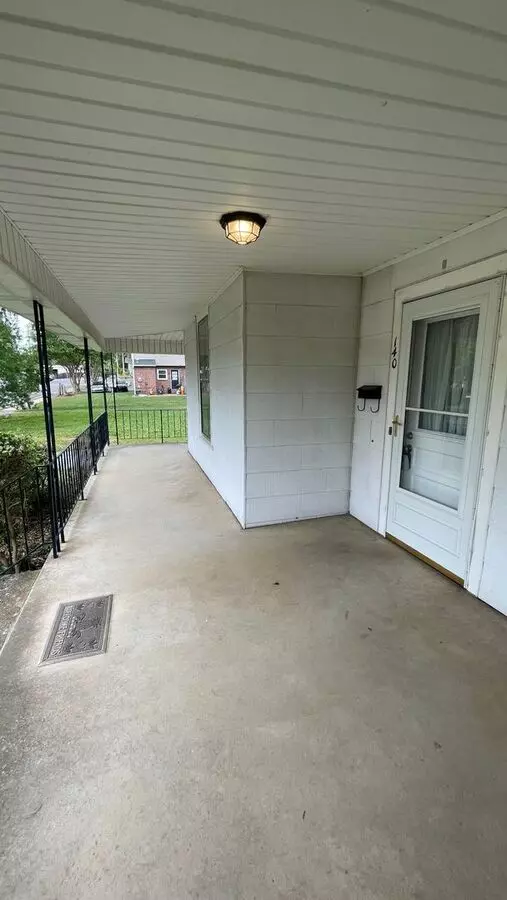 Quaint 2-bedroom Home With Spacious Yard & Inviting Front Porch, Near Winthrop University And Downtown Rock Hill! House for rent in Rock Hill, SC