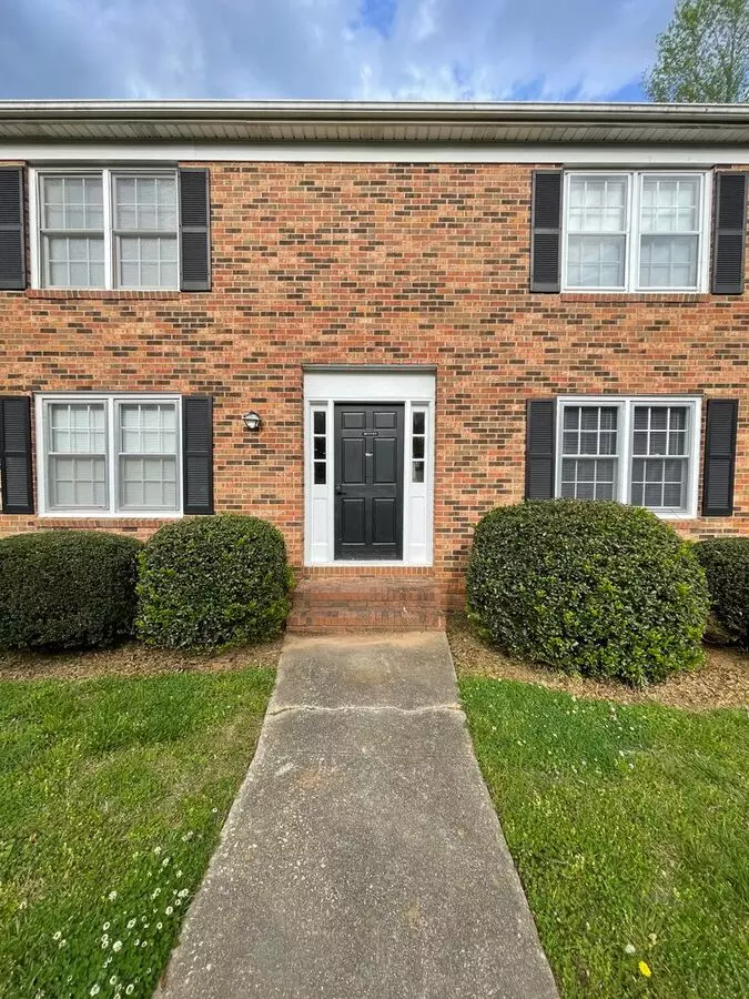 1041 W Meadow Dr Apartment for rent in Lancaster, SC