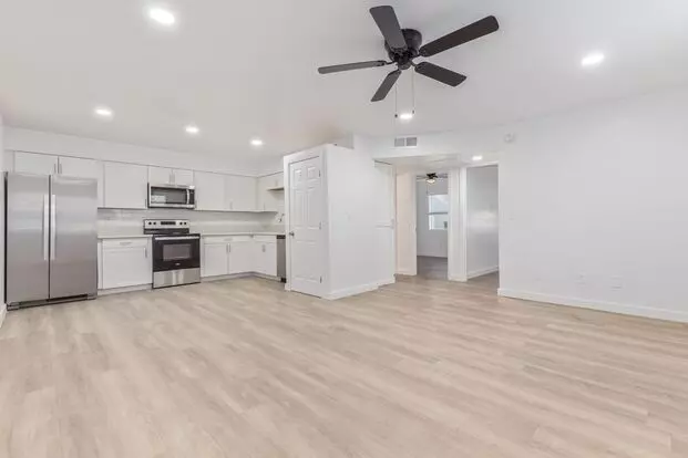 1727 & 1801 W. Cholla St. Apartment for rent in Phoenix, AZ