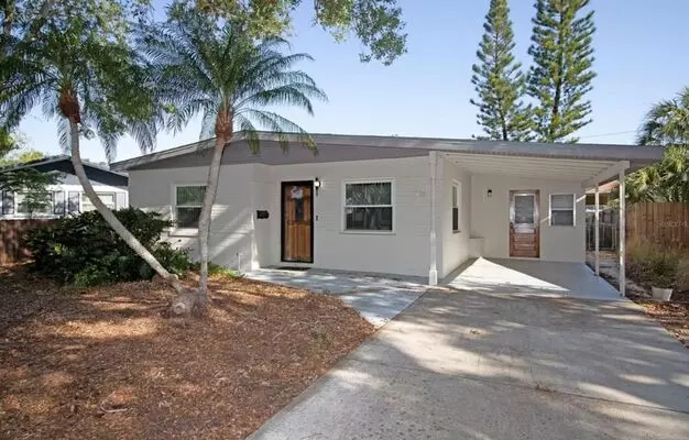For Rent – Move-in Ready Gem With Modern Upgrades And Prime Location! Apartment for rent in St Petersburg, FL