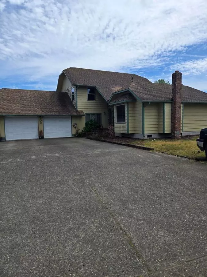 Status: Available | R325b | $2395 House for rent in Chehalis, WA