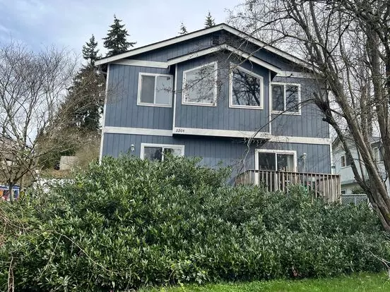 3 Bed 1.5 Bath Townhouse W/ Garage Close To Whatcom Falls Park Apartment for rent in Bellingham, WA