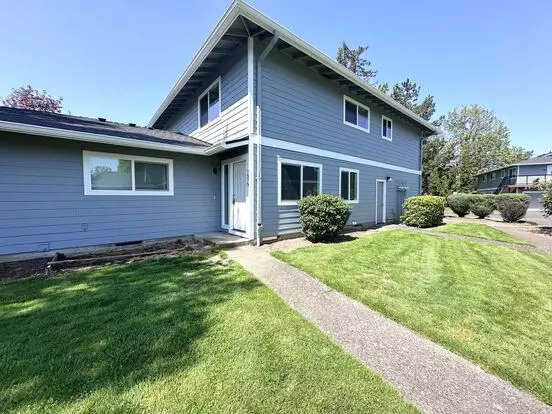 Spacious, Clean W/tons Of Storage! Tee Off Estates Townhome Apartment for rent in Gresham, OR Spacious, Clean W/tons Of Storage! Tee Off Estates Townhome Apartment for rent in Gresham, OR
