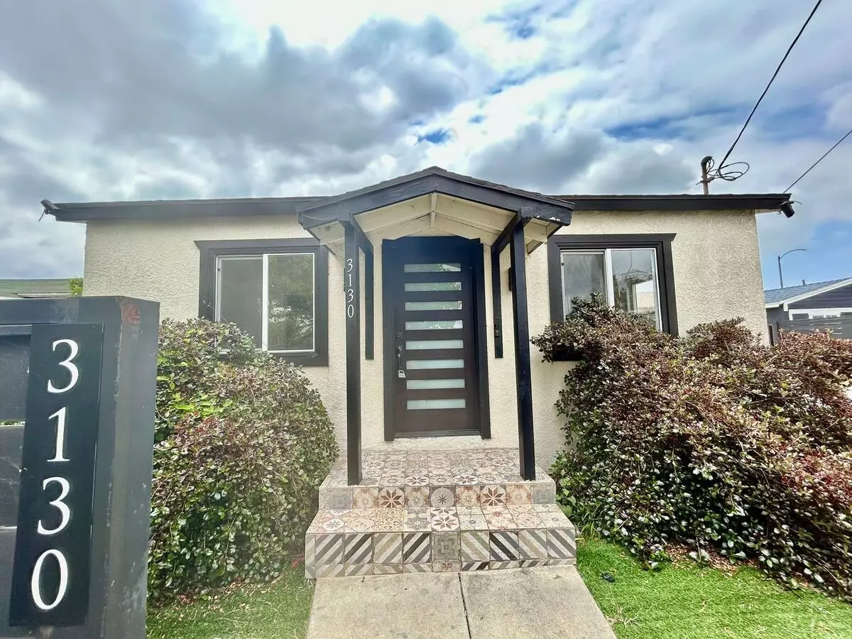 Charming Hyde Park 3B Bungalow With Modern Upgrades! *12 Month Free With Timely Rent Payments!* House for rent in Los Angeles, CA