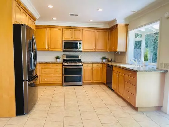 Beautiful 3 Bed, Single Story, Thousand Oaks Home On A Cul-de-sac Apartment for rent in Thousand Oaks, CA