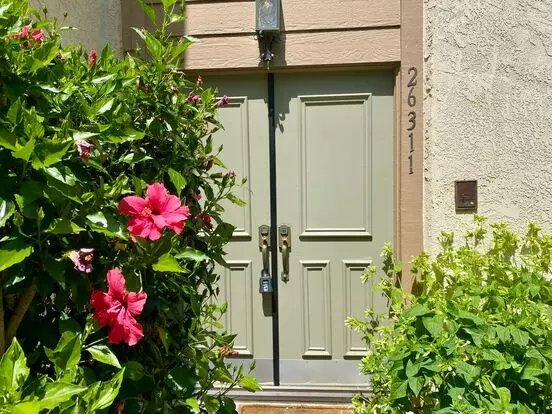3-bedroom Townhome In Prime Calabasas Location Apartment for rent in Calabasas, CA