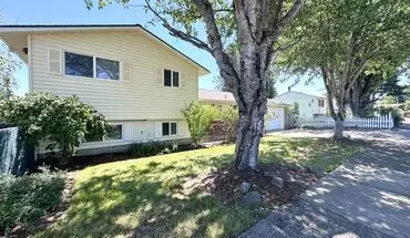 5 of 49 Newly Remodeled 4 Bed, 2.5 Bath With A Spacious Yard Home In Powell Valley! House for rent in Gresham, OR