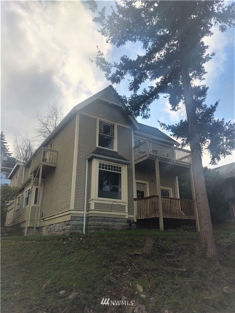 Cozy 3-bedroom Home Near Wwu – Pets Welcome! Apartment for rent in Bellingham, WA