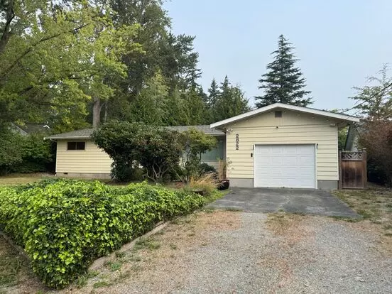 3-bed 1.5-bath With Huge Fenced Backyard Apartment for rent in Bellingham, WA