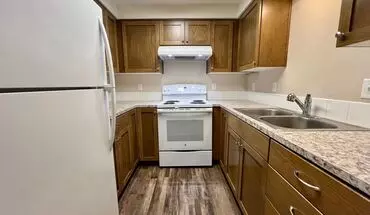 4 of 13 912-916 NE Hacienda Ct Apartment for rent in Gresham, OR