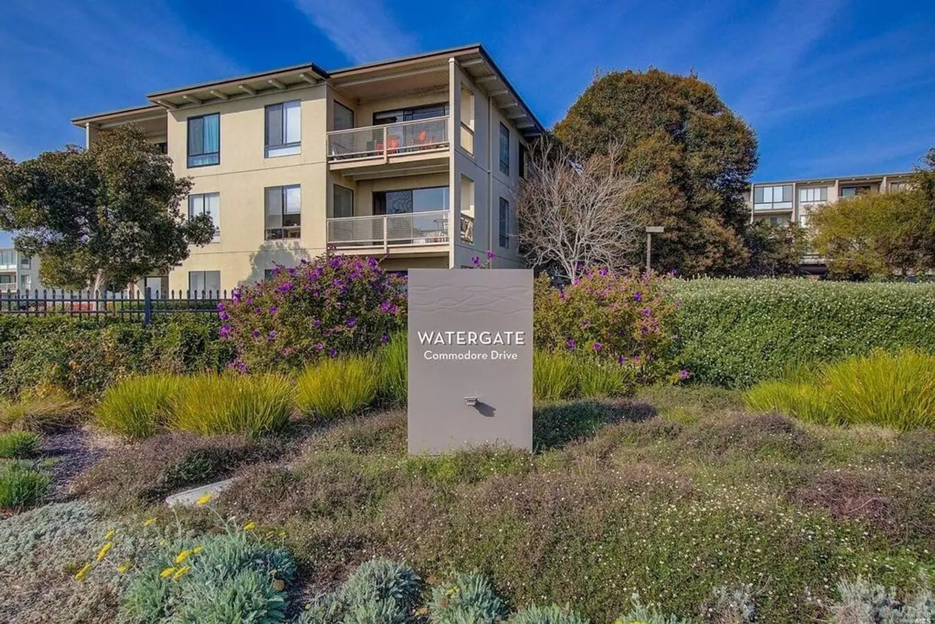 Beautiful Water View 1bd/1ba Condo Available At Watergate Complex!! Apartment for rent in Emeryville, CA