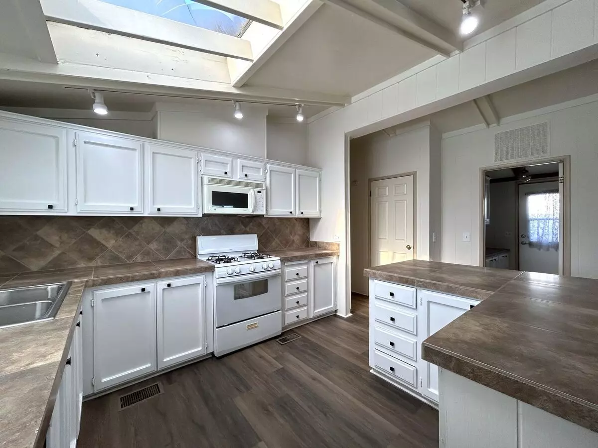 Available Now!! 2 Bed 2 Bath Home In Thousand Palms!! House for rent in Thousand Palms, CA