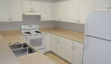 2 of 12 Wilshire Townhouse House for rent in Wilmington, NC