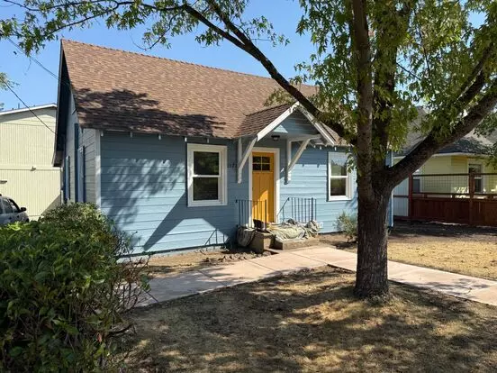 1069, 1071 &amp; 1073 E Main St Apartment for rent in Ashland, OR
