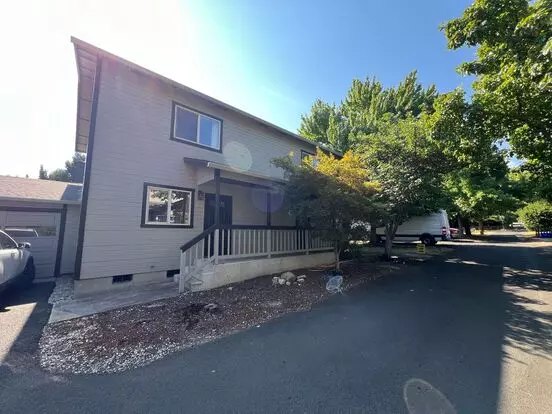 Charming Two-bedroom Townhouse | Available October Apartment for rent in Ashland, OR