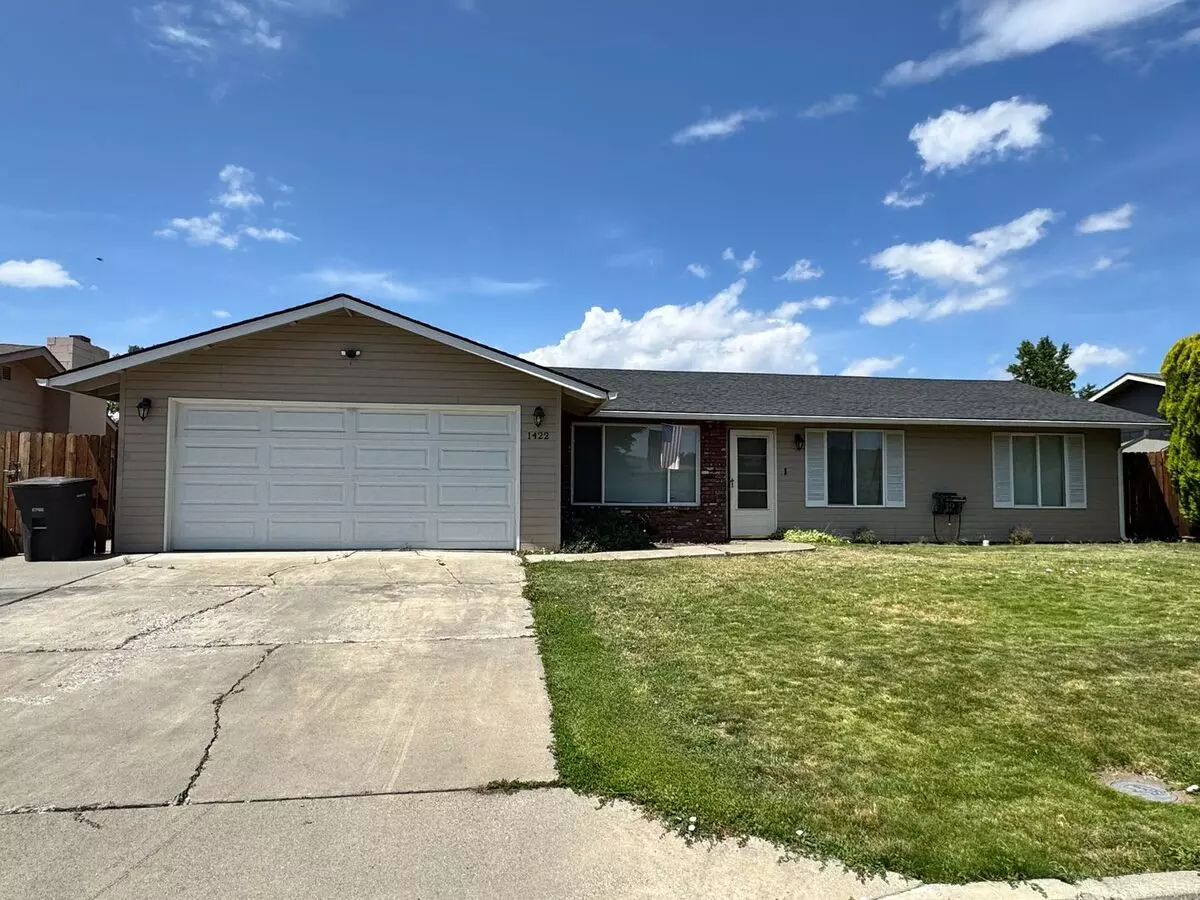 31st Ave 4 Br, Dbl Garage, All New Carpet House for rent in Yakima, WA