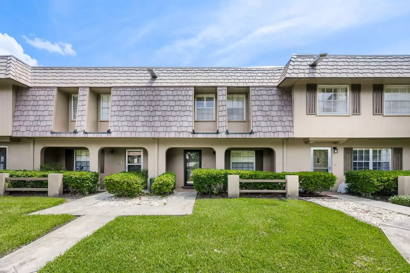 Spacious College Park Townhome For Rent With Pool Views House for rent in Orlando, FL
