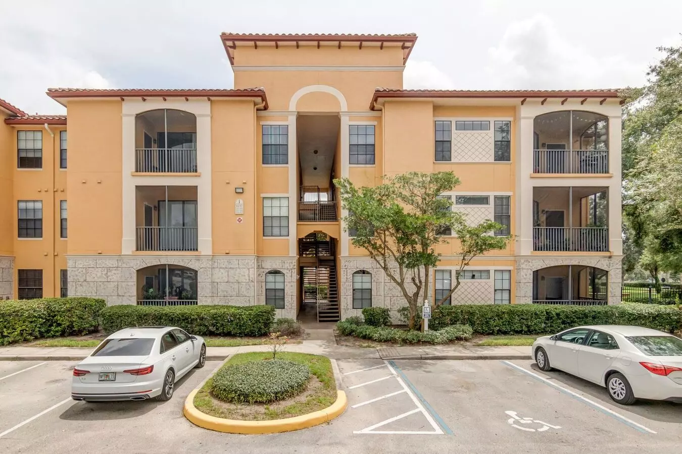 Rent By March 15th And Receive 2 Weeks Off Your First Month's Rent!!! Reduced Security Deposit Available For Qualified Applicants! Beautiful 2Bed Condo In The Serenata Condominium At Metrowest! Apartment for rent in Orlando, FL