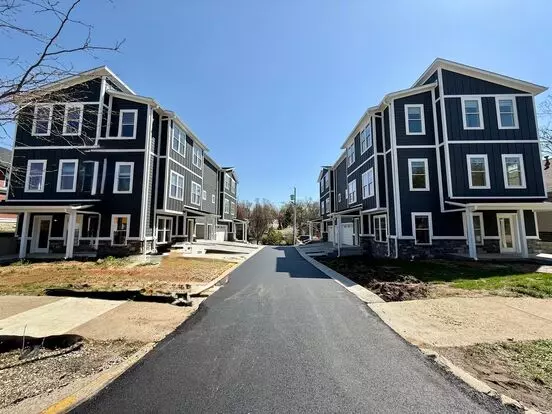 *august 2026* - Newly Built 4 Bed, 4 Bath Townhome! Apartment for rent in Bloomington, IN