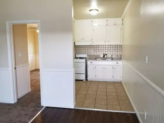West Ave Apartment for rent in Fullerton, CA