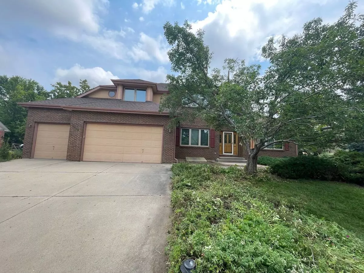 Beautiful Creekside Estates Home! Available Now! House for rent in Longmont, CO