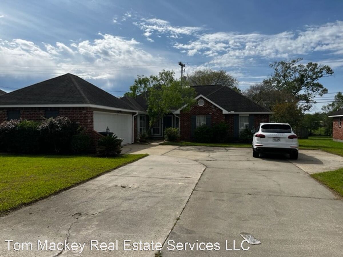 18014 Lake Iris Ave Baton Rouge, LA House for Rent Rentable