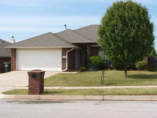 Four Bedroom In The Royal Oaks Addition! Apartment for rent in Norman, OK