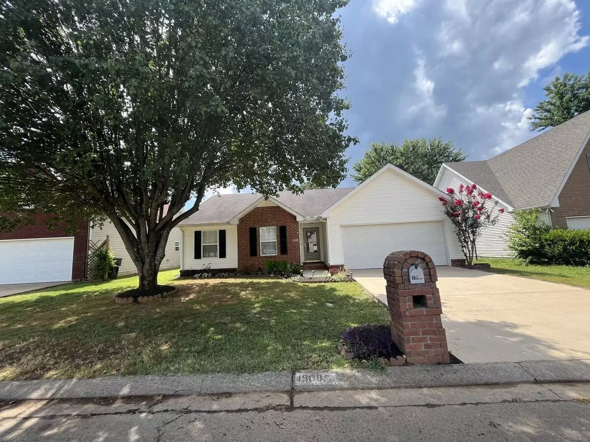 Freshly Updated Rental W/ Fireplace & Fenced Yard House for rent in Murfreesboro, TN